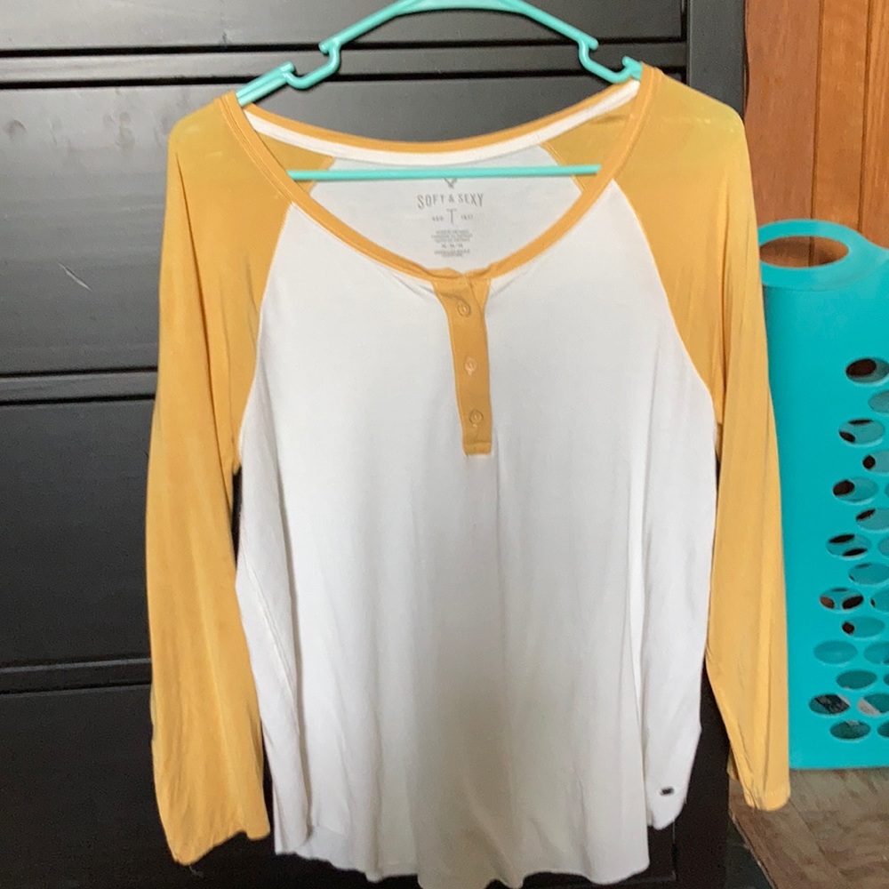 American eagle soft and sexy tee